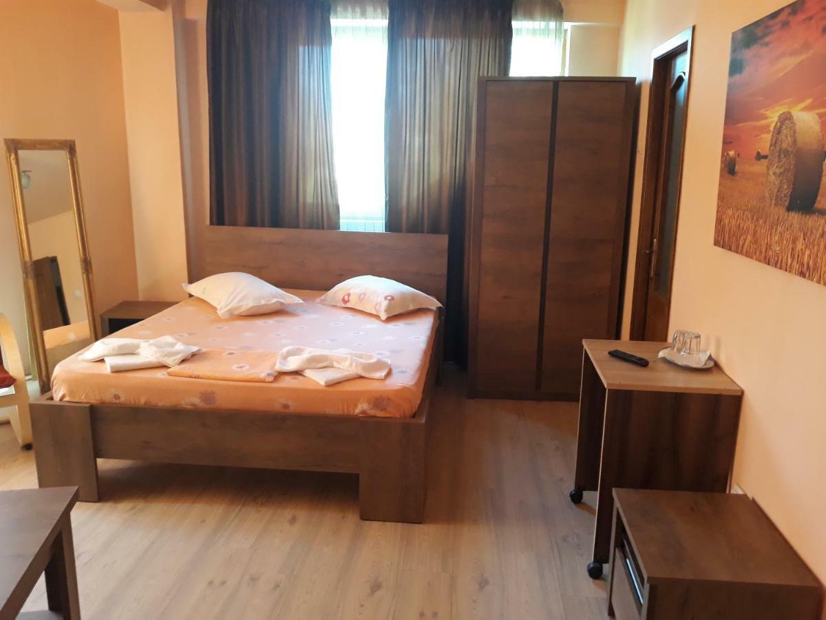 Pensiunea Nicol Tulcea Exterior foto